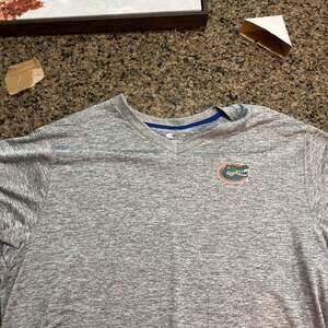 Florida Gators Men's Grey Short Sleeve T-Shirt with Large Front Gator Graphic